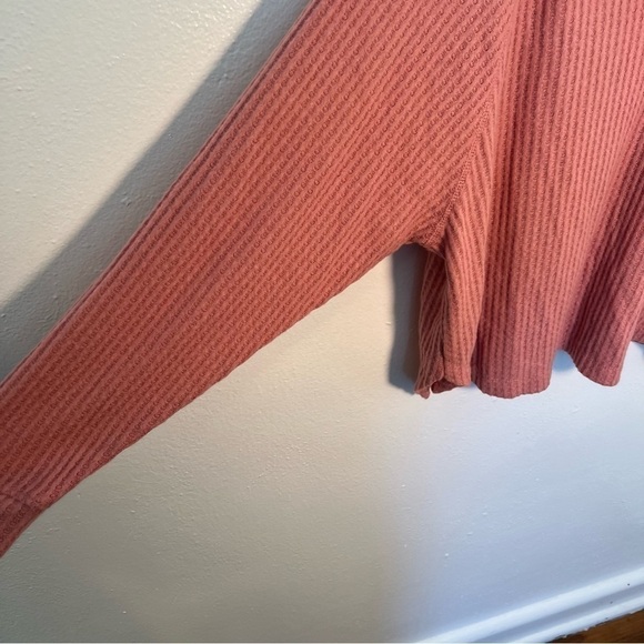 Abound V-Neck Thermal Top Pink Compact - Picture 5 of 12